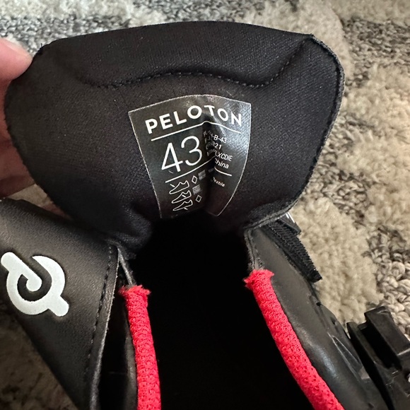 Peloton Cycling Shoes - Picture 3 of 6